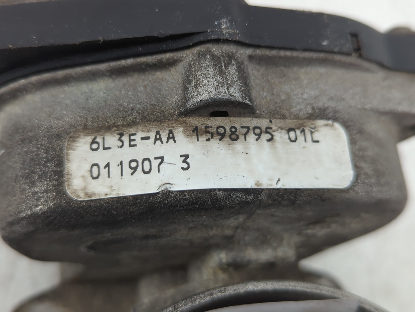 2007 Ford Expedition Throttle Body P/N:6L3E-AA Fits Fits 2004 2005 2006 2008 2009 2010 OEM Used Auto Parts - Oemusedautopart