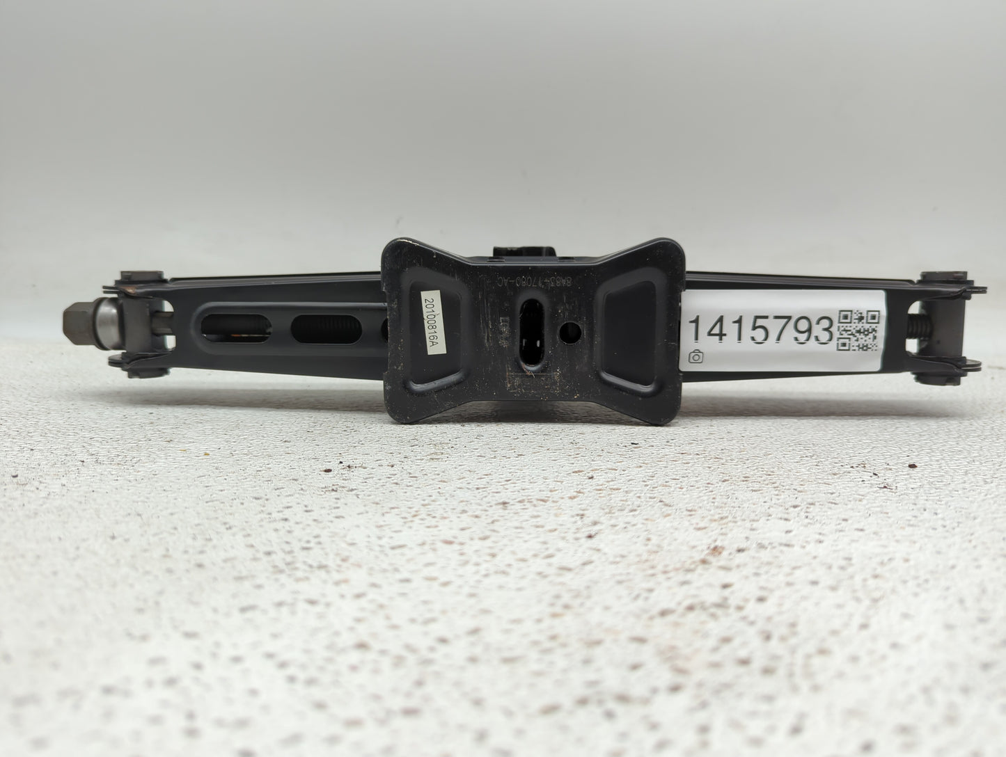 2007 Ford Explorer Spare Scissor Car Jack 1415793 - Oemusedautoparts1.com