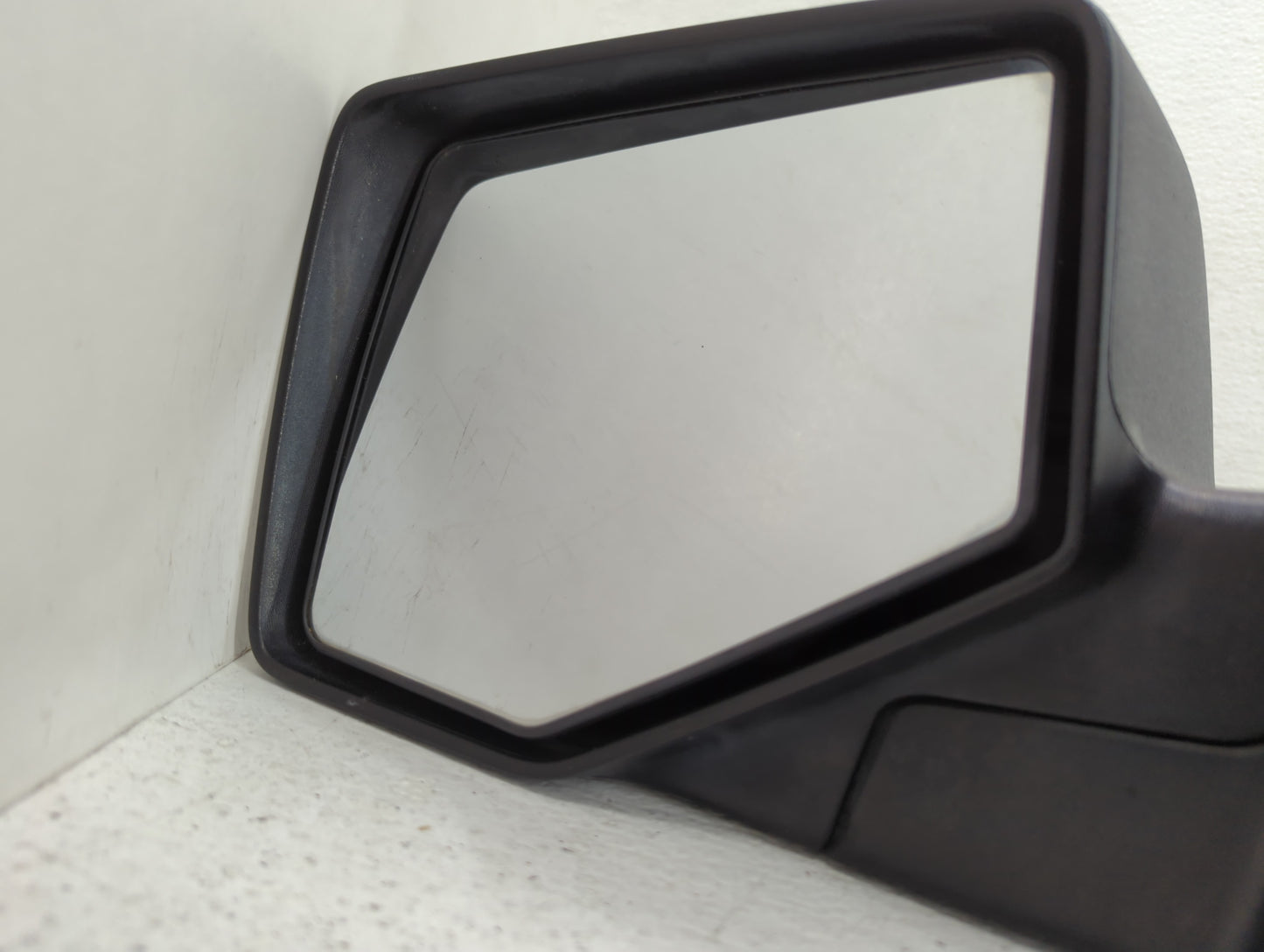 2006-2010 Ford Explorer Driver Side View Mirror - Left Door Mirror OEM Used - Oemusedautoparts1.com