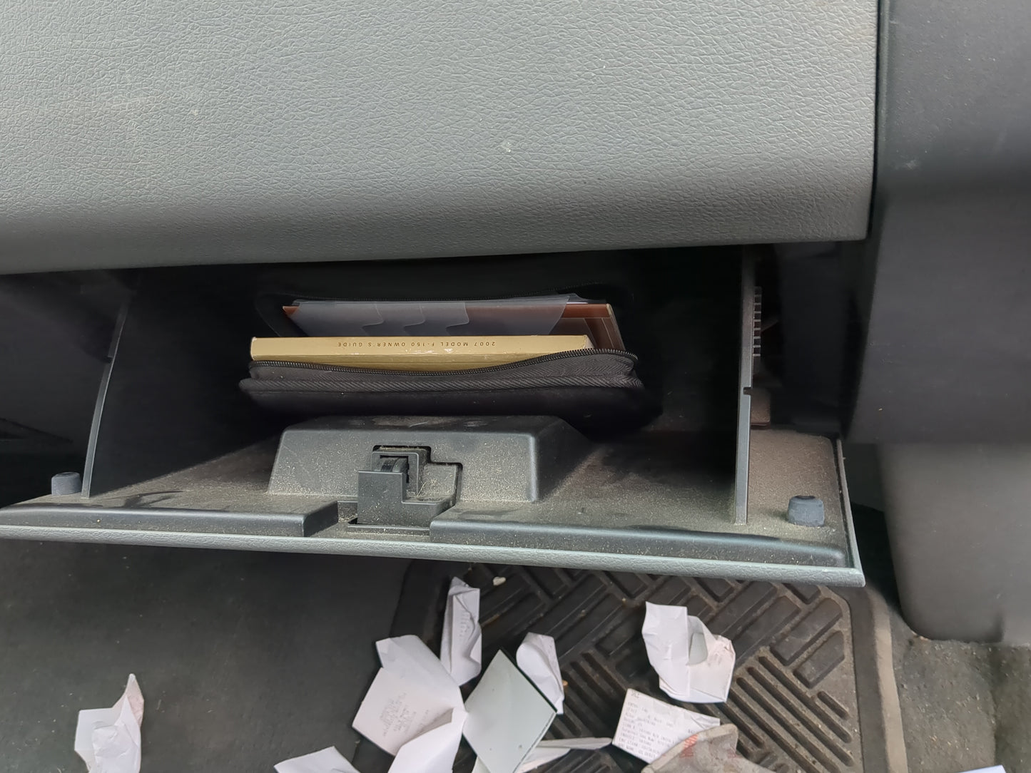 2007 Ford F-150 Passenger Glove Box Door Storage Compartment - Oemusedautoparts1.com
