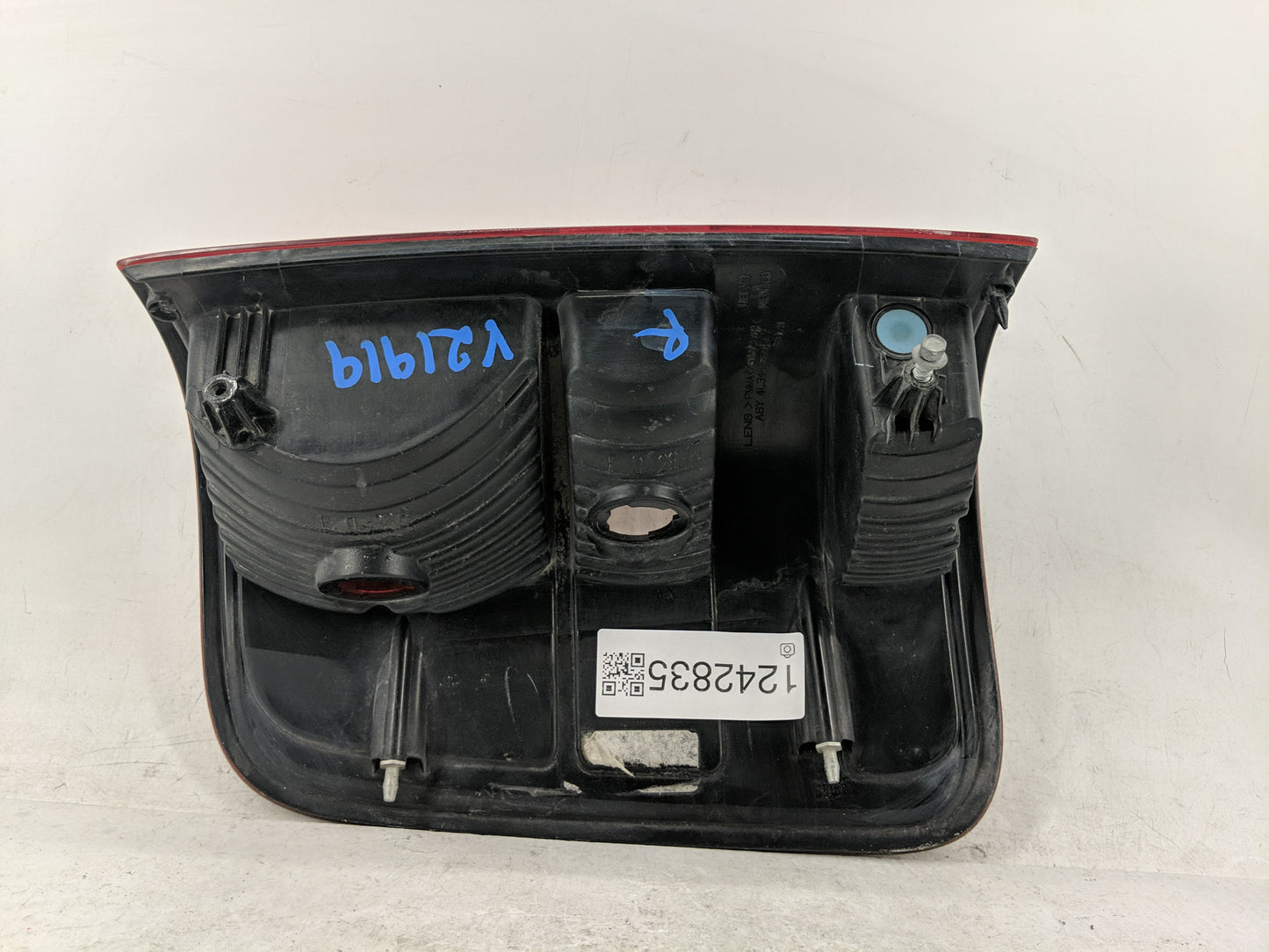 2004-2008 Ford F-150 Tail Light Assembly Passenger Right OEM P/N:4L34-13B504-A Fits Fits 2004 2005 2006 2007 2008 OEM Used A