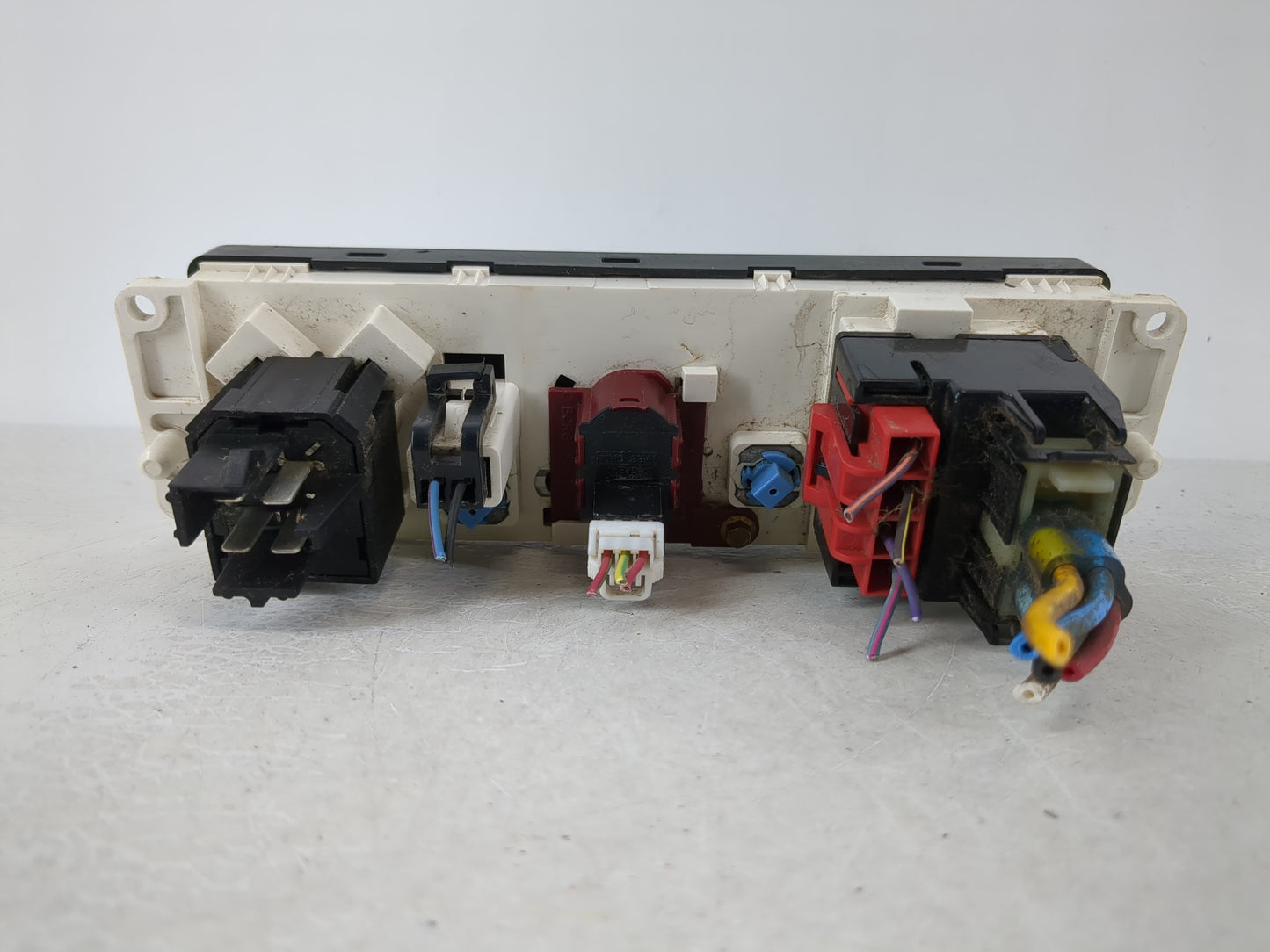 2007 Ford F-350 Super Duty Climate Control Module Temperature AC/Heater Replacement Fits OEM Used Auto Parts - Oemusedautopa