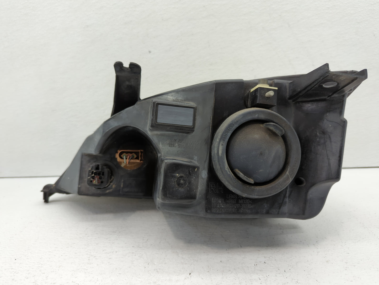 2005-2007 Ford Focus Passenger Right Oem Head Light Headlight Lamp - Oemusedautoparts1.com