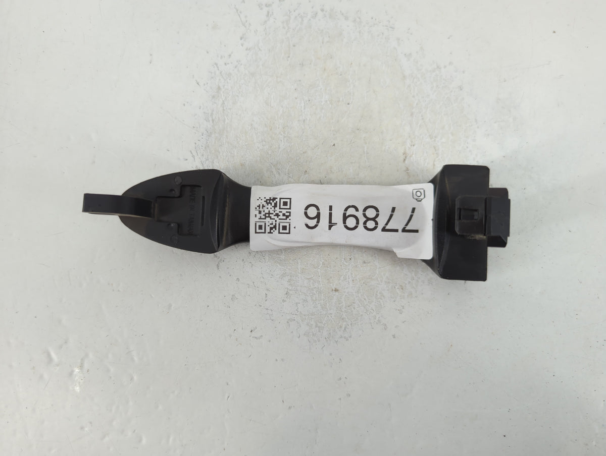 2007 Ford Focus Drivers Side Inside Front Door Handle Oem 778916 - Oemusedautoparts1.com