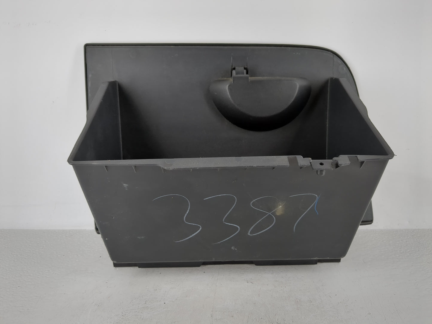 2007 Ford Focus Passenger Glove Box Door Storage Compartment 935553 - Oemusedautoparts1.com