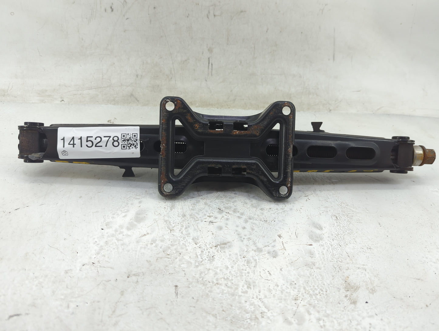 2007 Ford Freestyle Spare Scissor Car Jack - Oemusedautoparts1.com