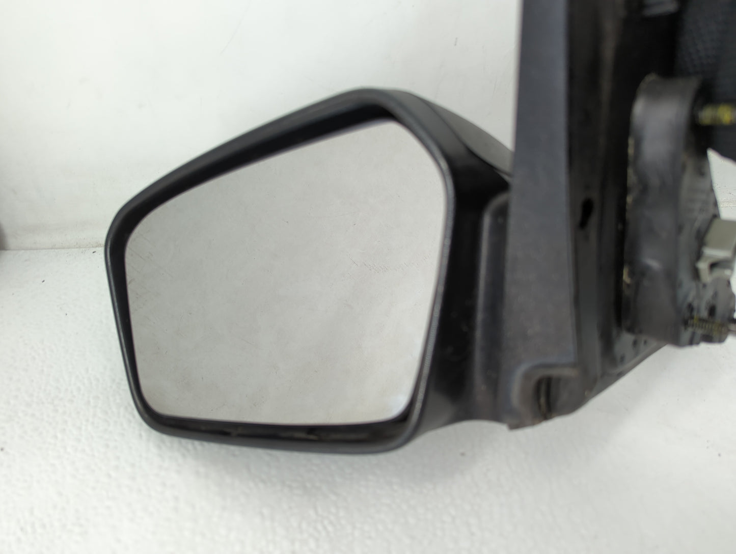 2006-2010 Ford Fusion Driver Side View Mirror - Left Door Mirror OEM Used - Oemusedautoparts1.com