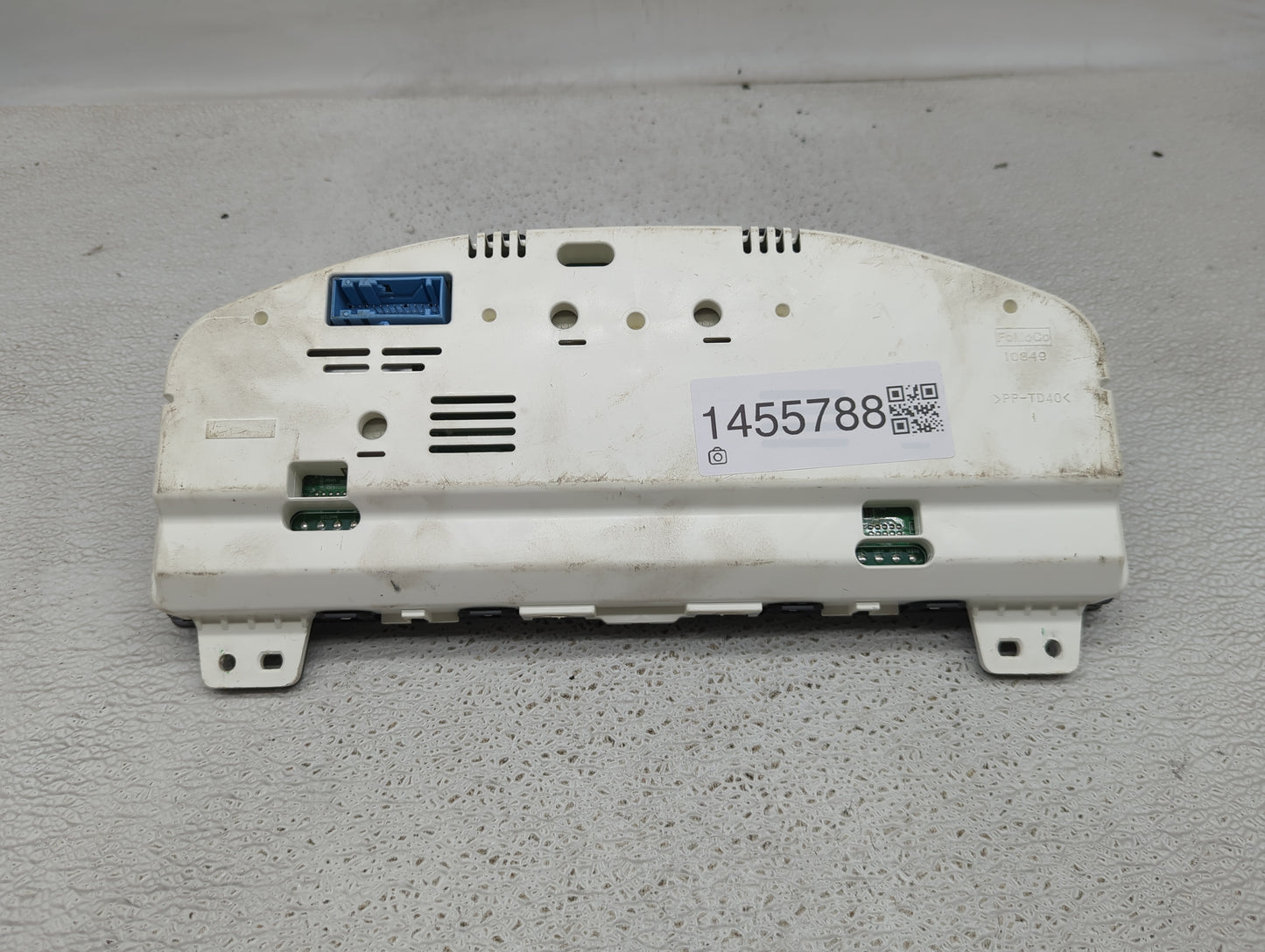 2006-2007 Ford Fusion Instrument Cluster Speedometer Gauges P/N:6E5T 10849 BG Miles: Fits Fits 2006 2007 OEM Used Auto Parts