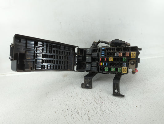 2006-2009 Ford Fusion Fusebox Fuse Box Panel Relay Module P/N:6E5T-14290-AD 6E5T-14290-Z Fits Fits 2006 2007 2008 2009 OEM Used Auto Parts