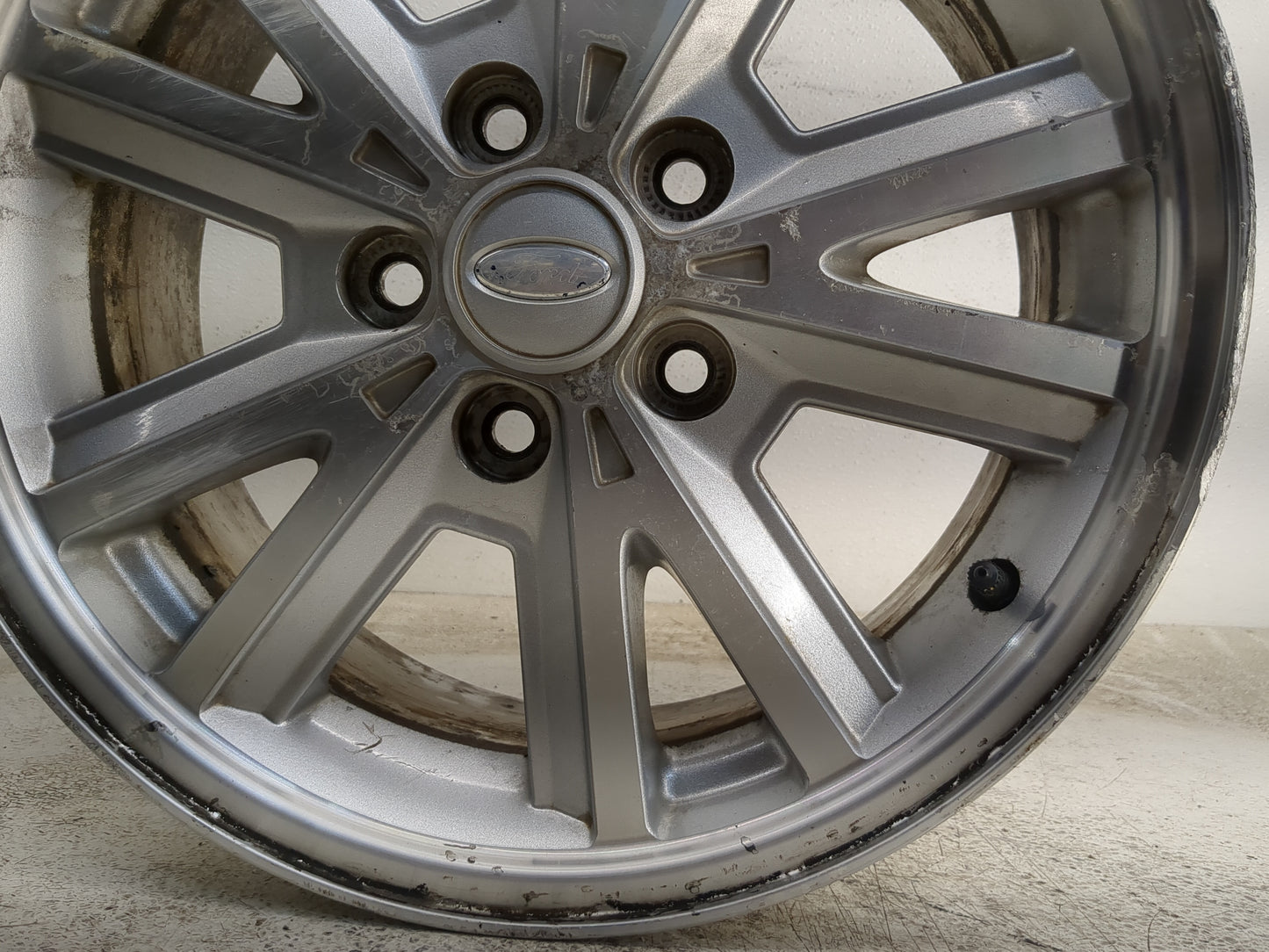 2005-2009 Ford Mustang Oem Wheel Rim - Oemusedautoparts1.com