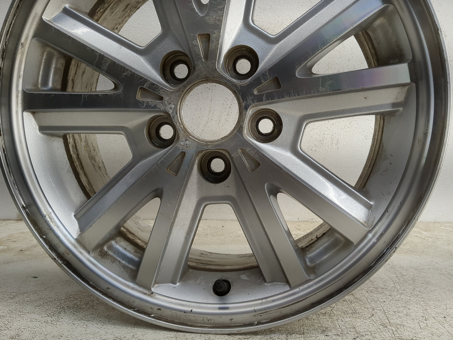 2005-2009 Ford Mustang Oem Wheel Rim - Oemusedautoparts1.com