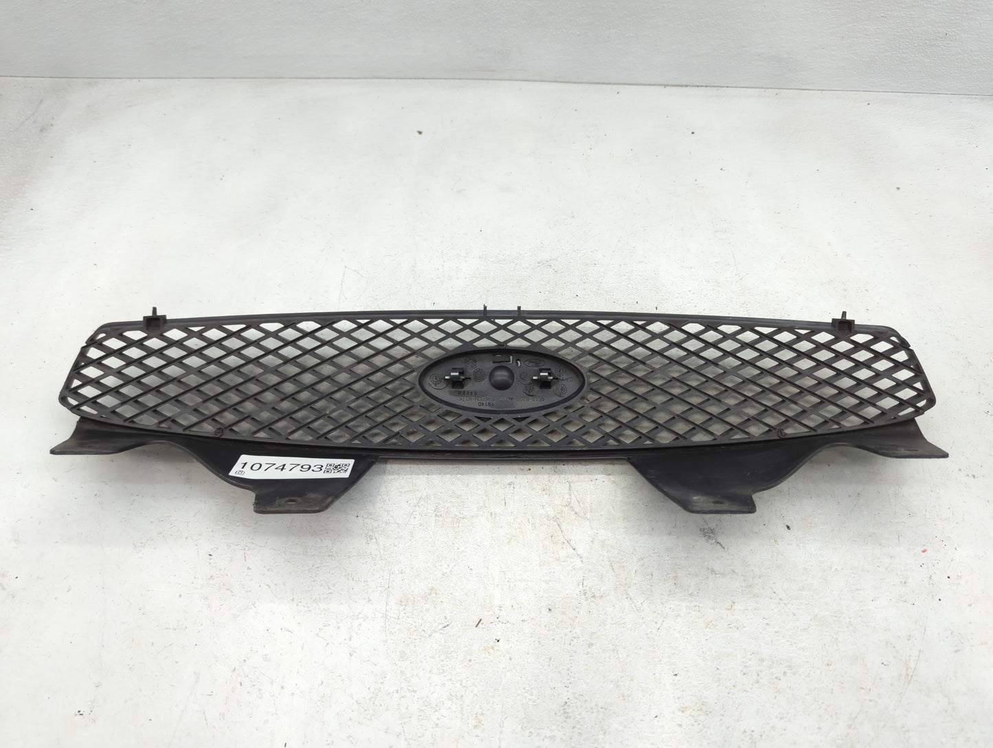 2004-2007 Ford Taurus Front Grille Bumper Not Included - Oemusedautoparts1.com