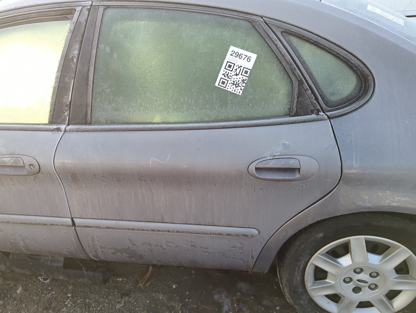 2000-2007 Ford Taurus Driver Rear Door Oem 1369966 - Oemusedautoparts1.com