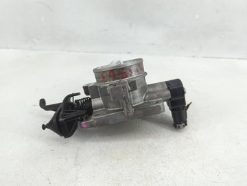 2000-2007 Ford Taurus Throttle Body P/N:3F1Z9E926AA Fits Fits 2000 2001 2002 2003 2004 2005 2006 2007 OEM Used Auto Parts