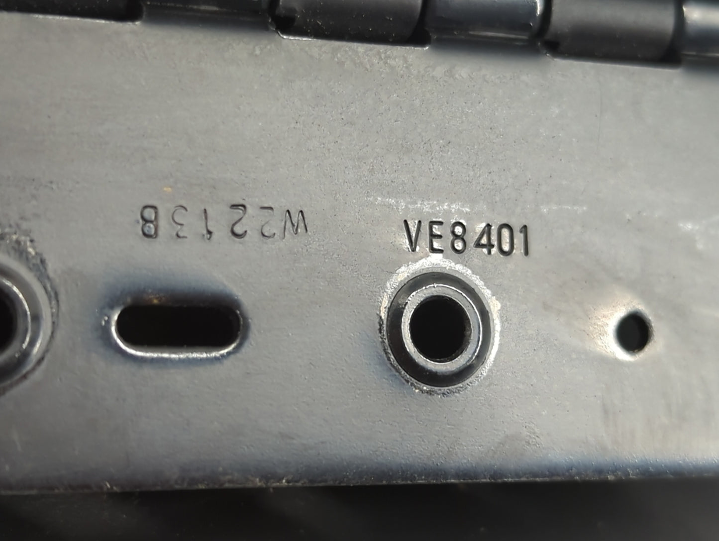 2007 Ford Taurus Center Console Armrest Cover Lid P/N:VE8401 W2213B Fits OEM Used Auto Parts - Oemusedautoparts1.com