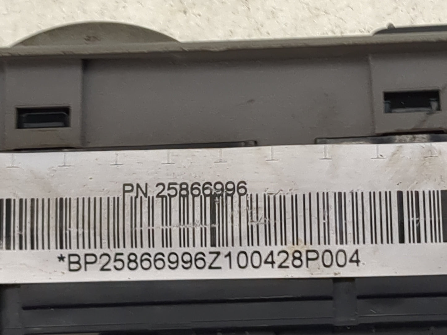 2006-2009 Gmc Envoy Master Power Window Switch Replacement Driver Side Left P/N:25866996 BP25866996Z100428P004 Fits OEM Used