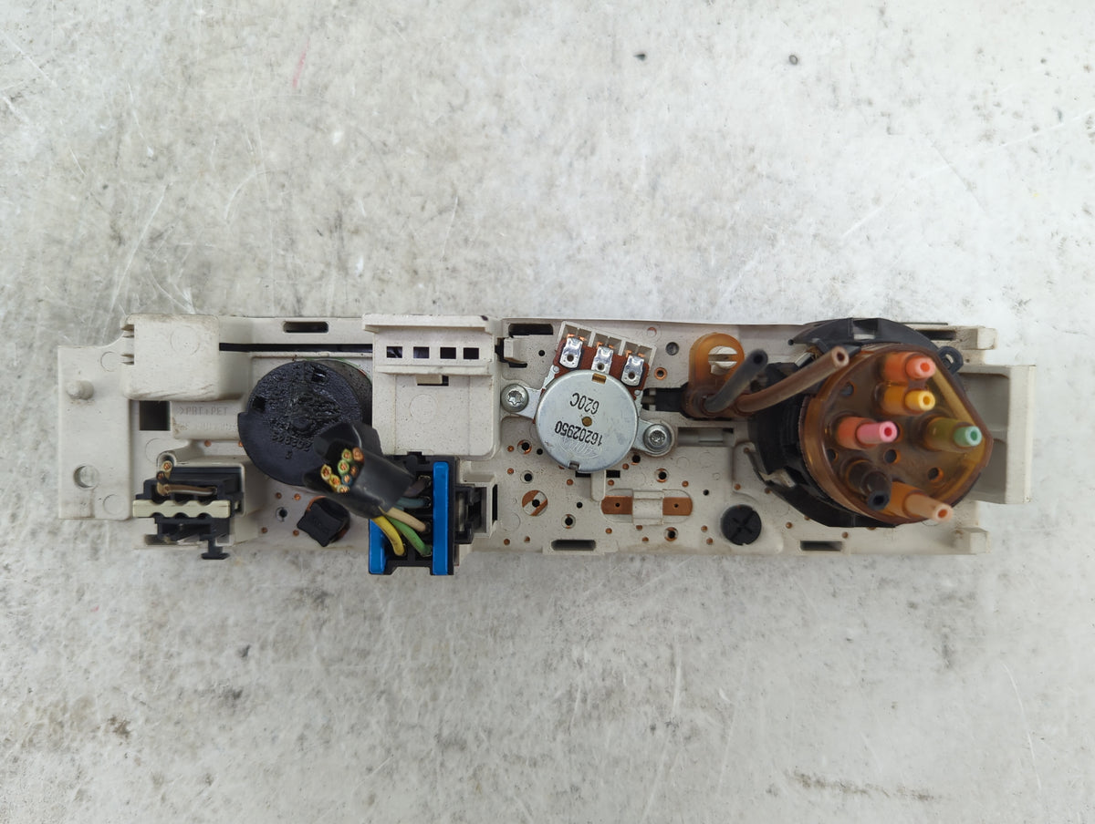 2001-2007 Gmc Savana 3500 Climate Control Module Temperature AC/Heater Replacement P/N:16202950 Fits OEM Used Auto Parts - O