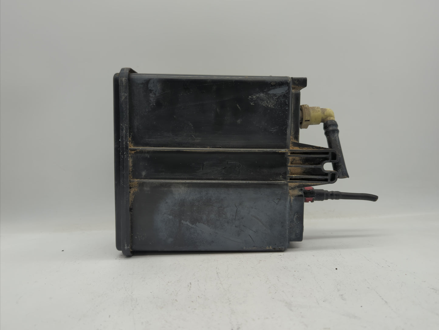 2007 Gmc Yukon Fuel Vapor Charcoal Canister - Oemusedautoparts1.com