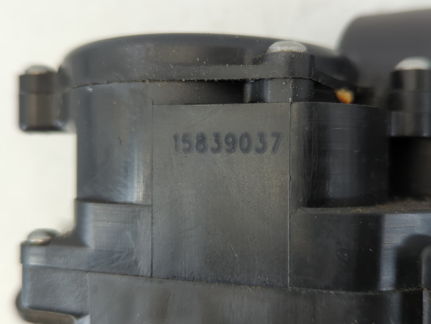 2007-2014 Gmc Yukon Tailgate Lock Latch Actuator675380 - Oemusedautoparts1.com