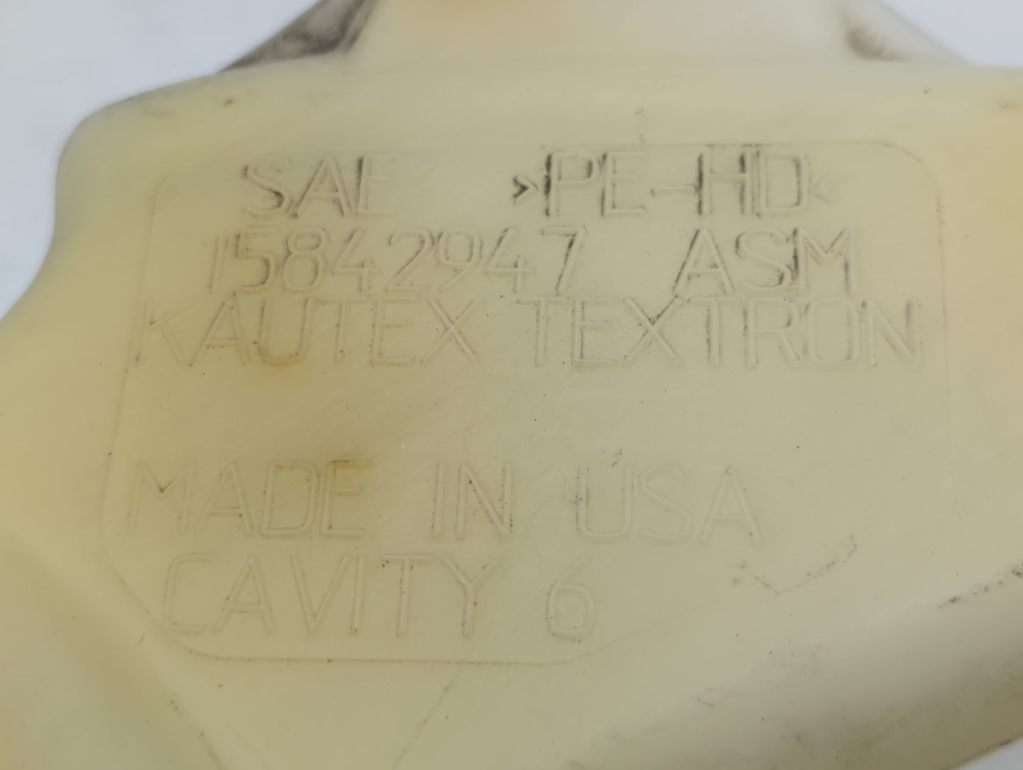 Gmc Yukon Xl Windshield Washer Fluid Reservoir Bottle Oem - Oemusedautoparts1.com