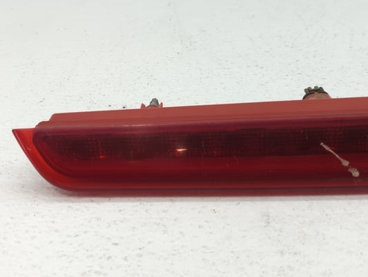 2007 Gmc Yukon Xl 2500 Third Brake Light Tail Light P/N:25794525 Fits OEM Used Auto Parts