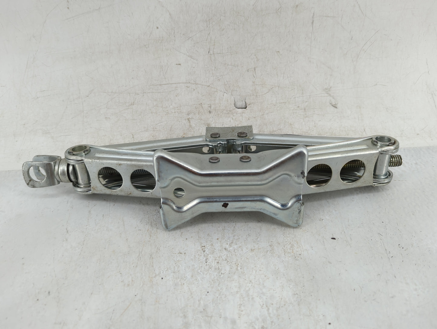 2007 Honda Accord Spare Scissor Car Jack 1415831 - Oemusedautoparts1.com