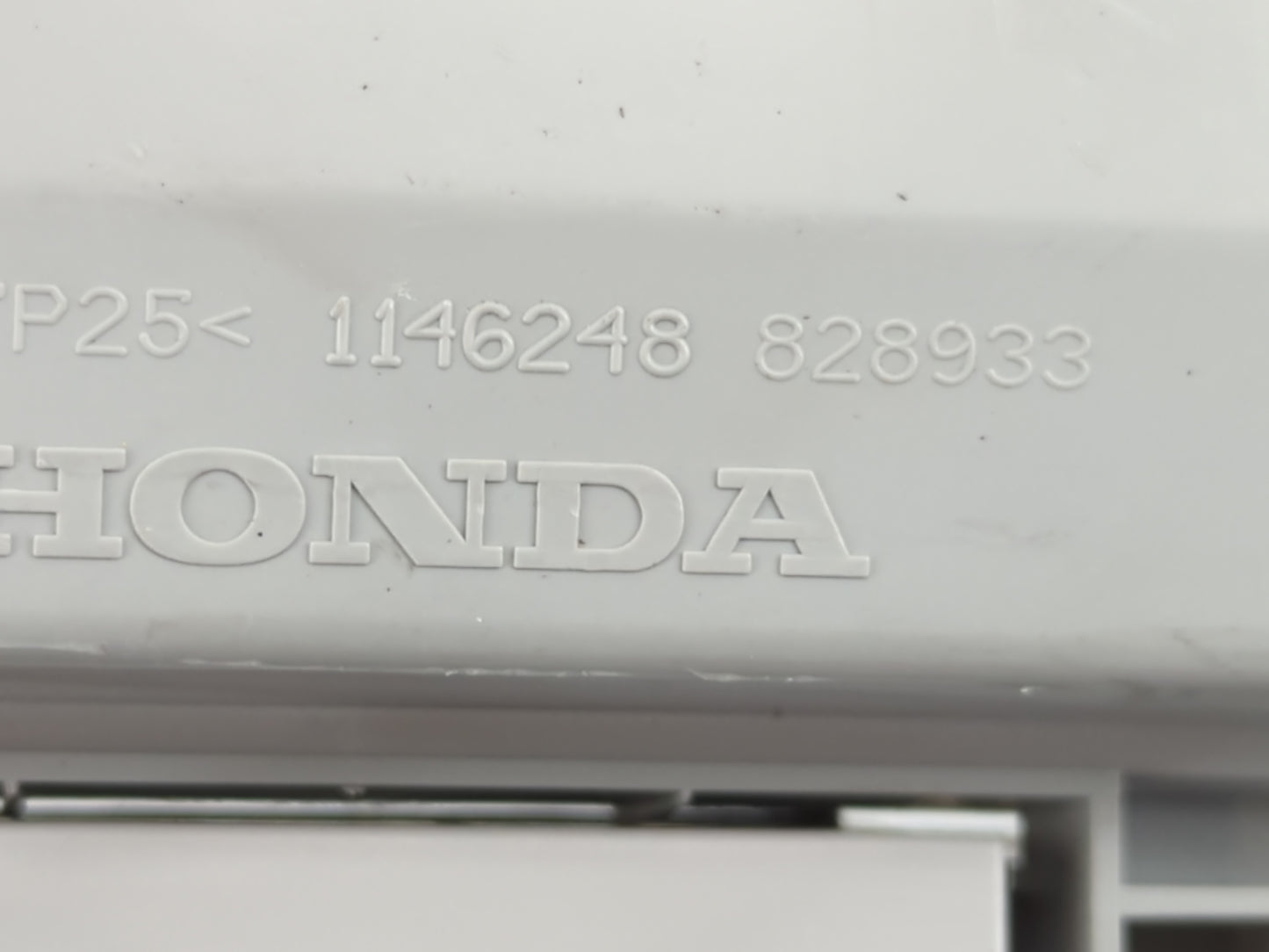2005-2010 Honda Odyssey Overhead Roof Console Interior Dome Light - Oemusedautoparts1.com