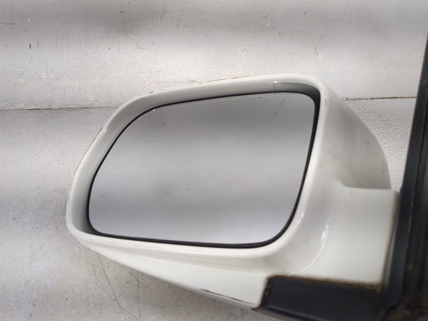 2003-2008 Honda Pilot Driver Side View Mirror - Left Door Mirror OEM Used - Oemusedautoparts1.com