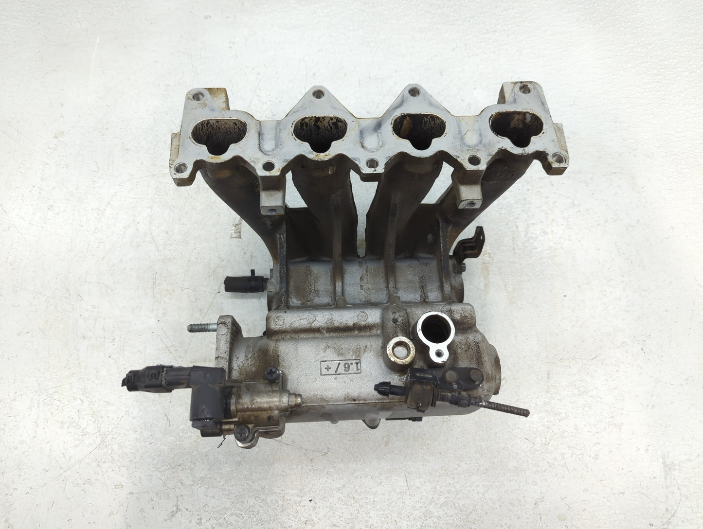 2007-2011 Hyundai Accent Air Intake Manifold P/N:051024C 05202BW Fits Fits 2006 2007 2008 2009 2010 2011 OEM Used Auto Parts