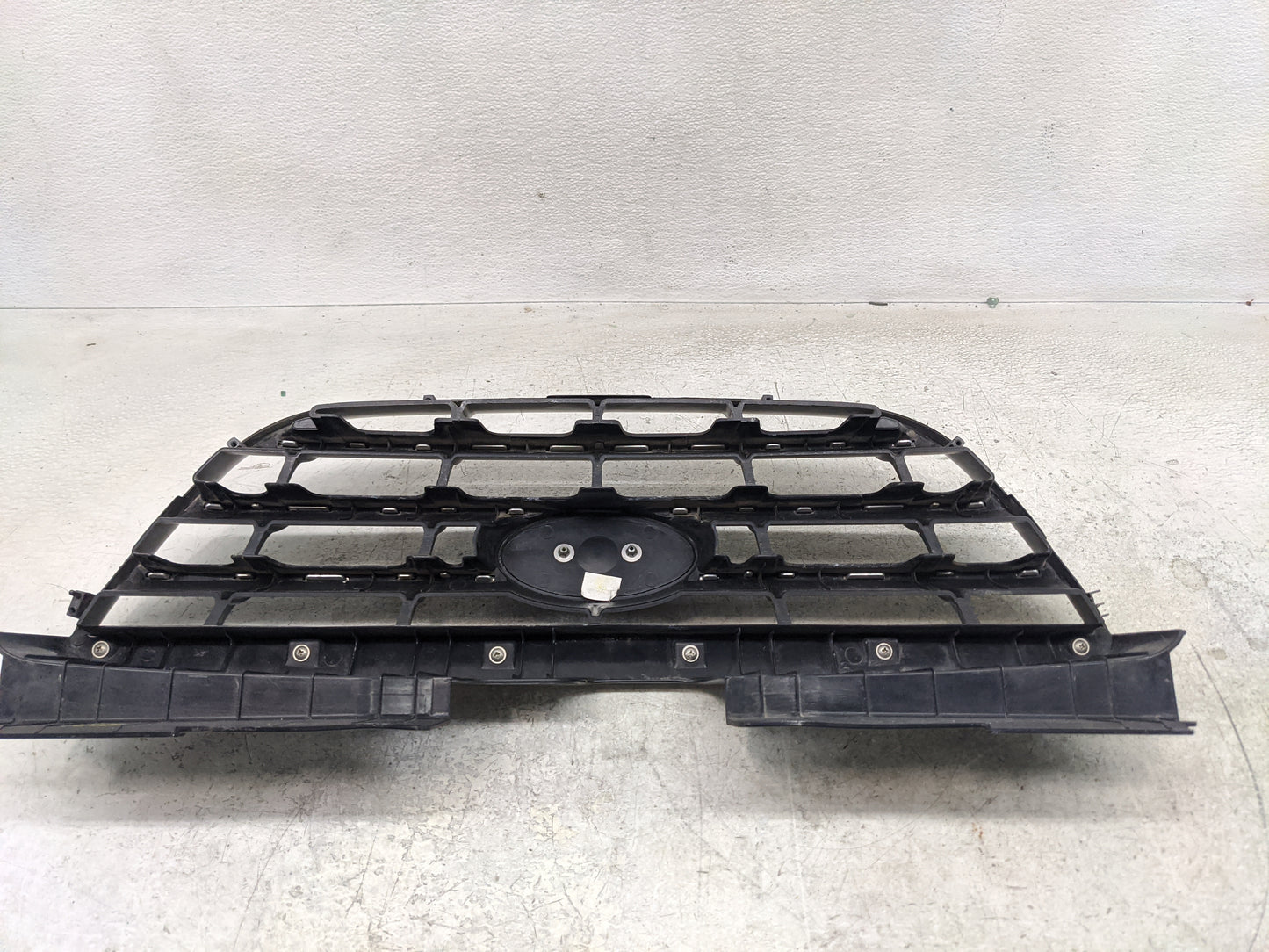 2007-2009 Hyundai Elantra Front Grille Bumper Not Included - Oemusedautoparts1.com