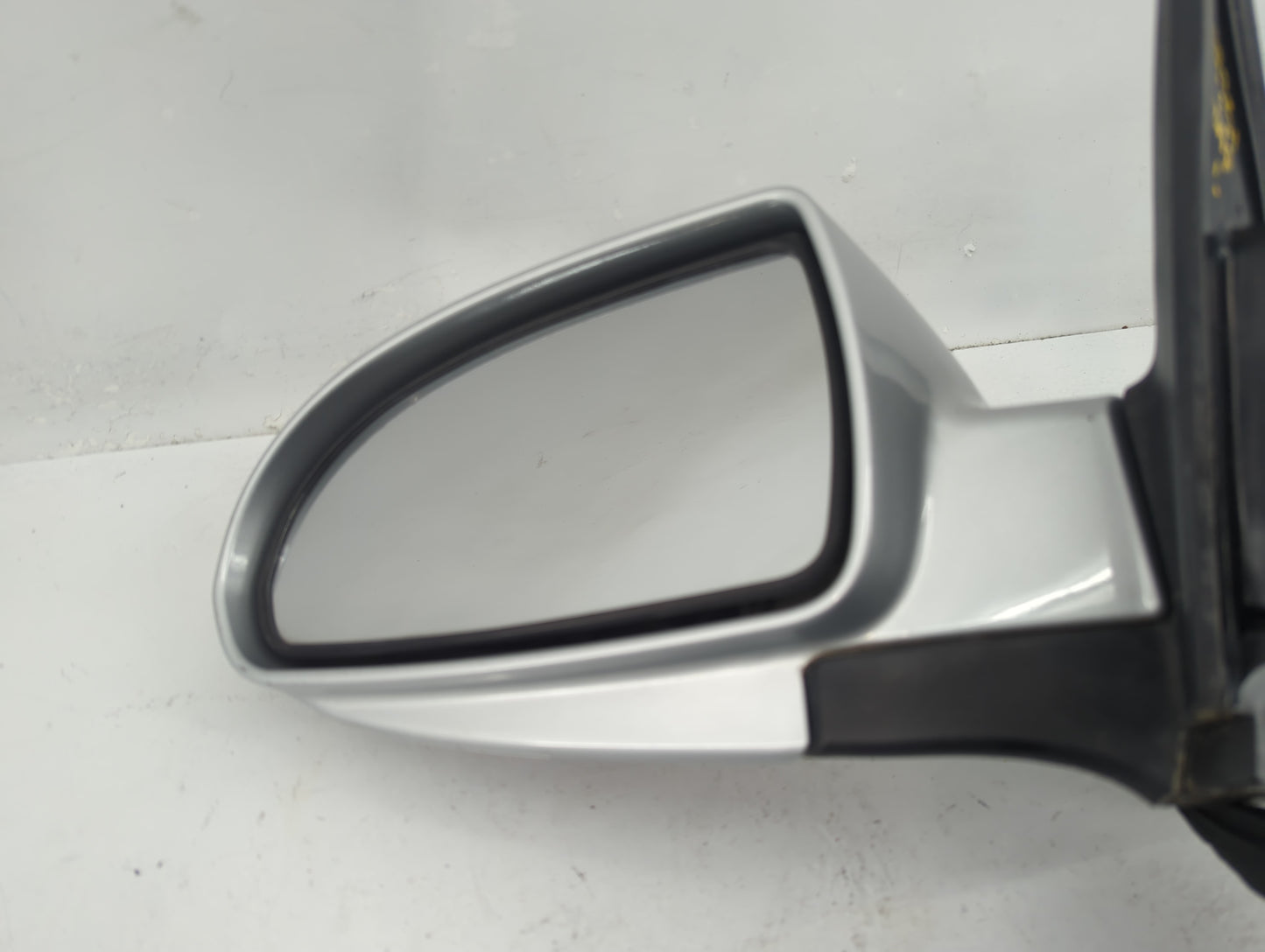 2007-2010 Hyundai Elantra Driver Side View Mirror - Left Door Mirror OEM Used - Oemusedautoparts1.com