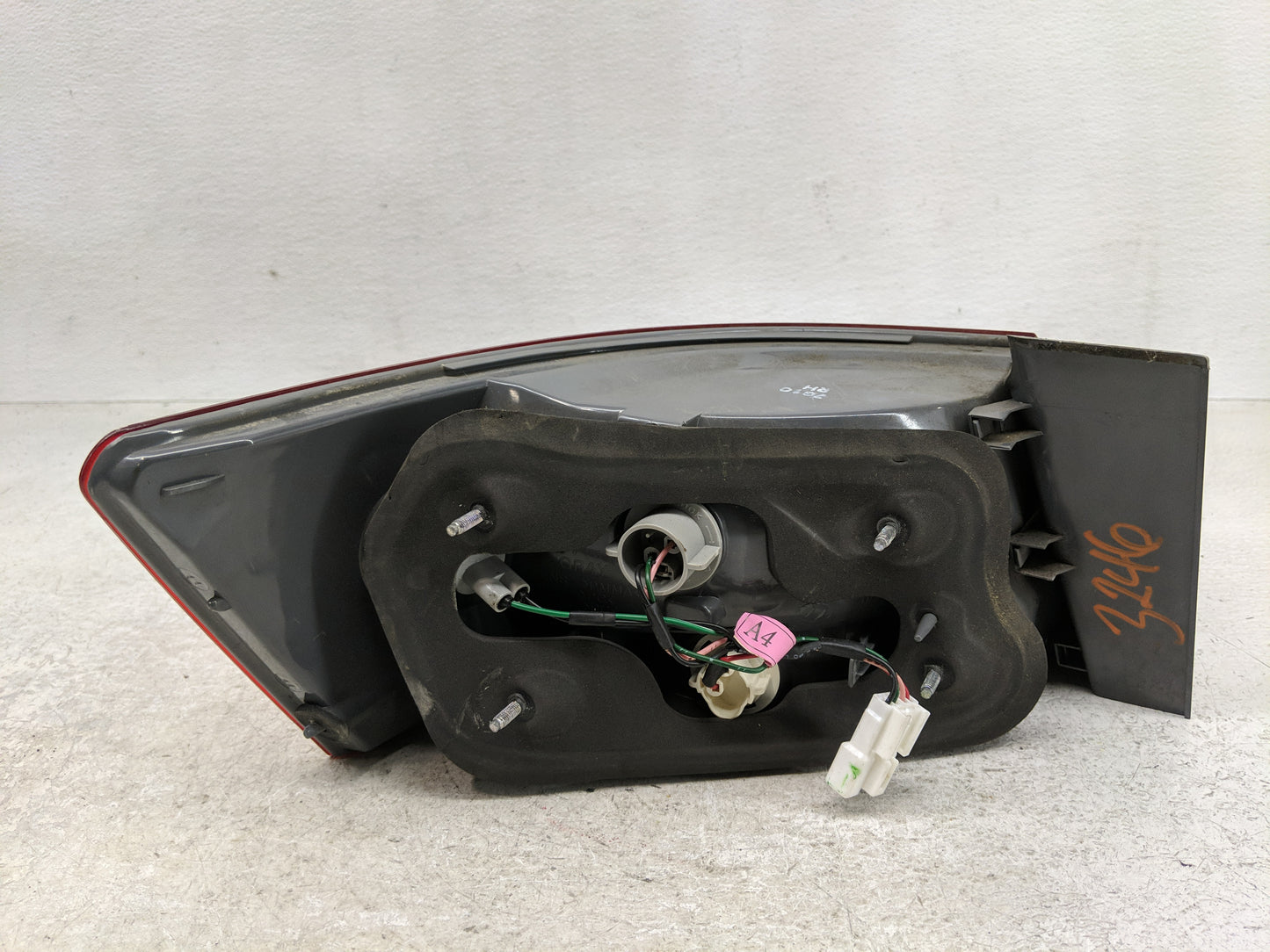 2006-2008 Hyundai Sonata Tail Light Assembly Passenger Right OEM P/N:92402-0A0 Fits Fits 2006 2007 2008 OEM Used Auto Parts