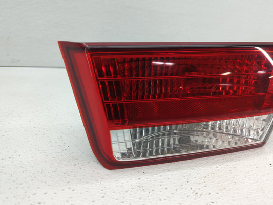 2006-2008 Hyundai Sonata Tail Light Assembly Passenger Right OEM P/N:92404-0A0 Fits Fits 2006 2007 2008 OEM Used Auto Parts