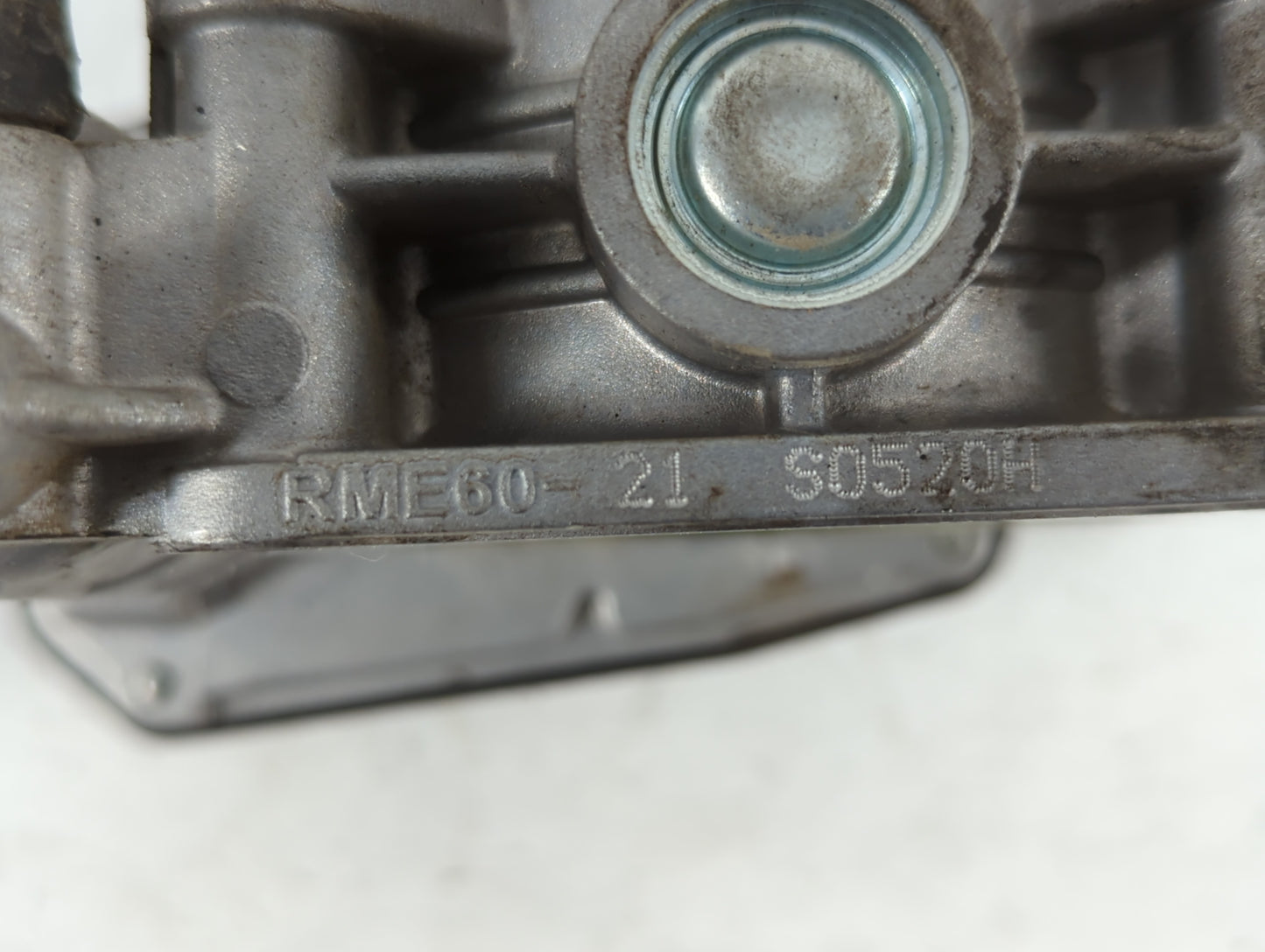 2007-2008 Infiniti G35 Throttle Body P/N:S0520H RME60-21 Fits OEM Used Auto Parts - Oemusedautoparts1.com