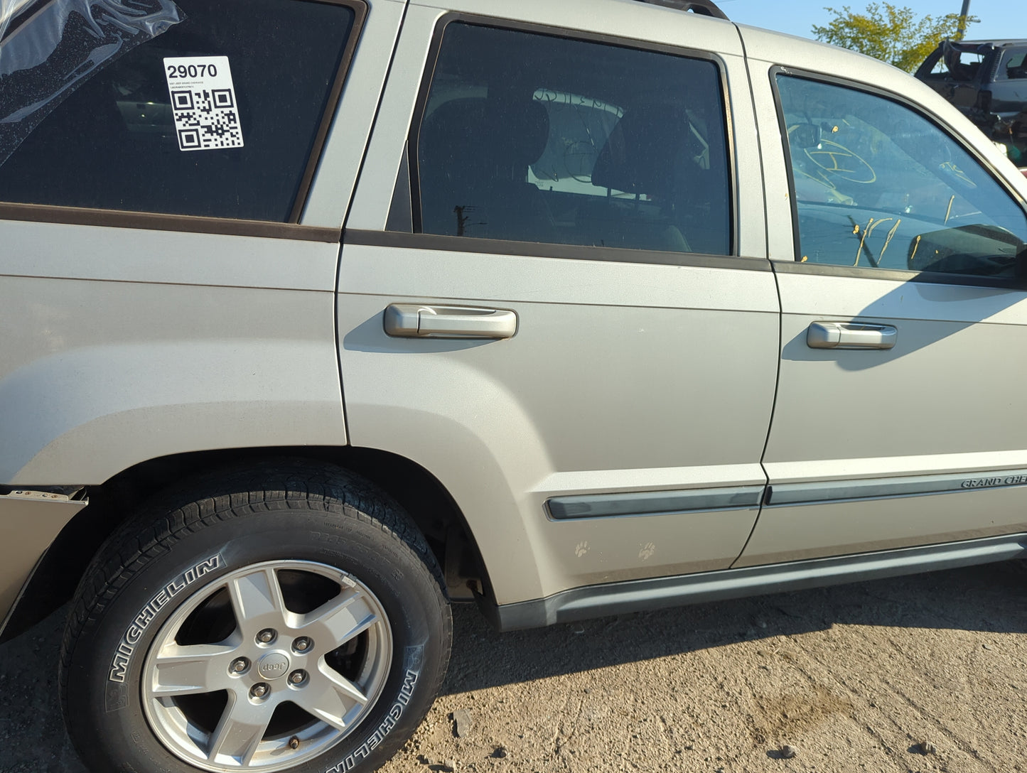 2005-2010 Jeep Grand Cherokee Passenger Rear Door Oem - Oemusedautoparts1.com