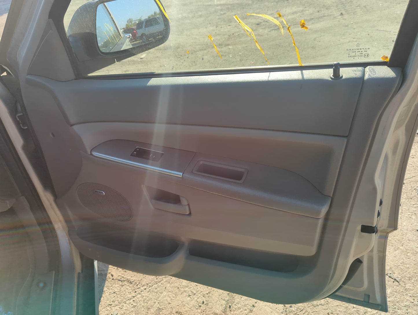 2007 Jeep Grand Cherokee Front Right Passenger Interior Door Panel Trim - Oemusedautoparts1.com