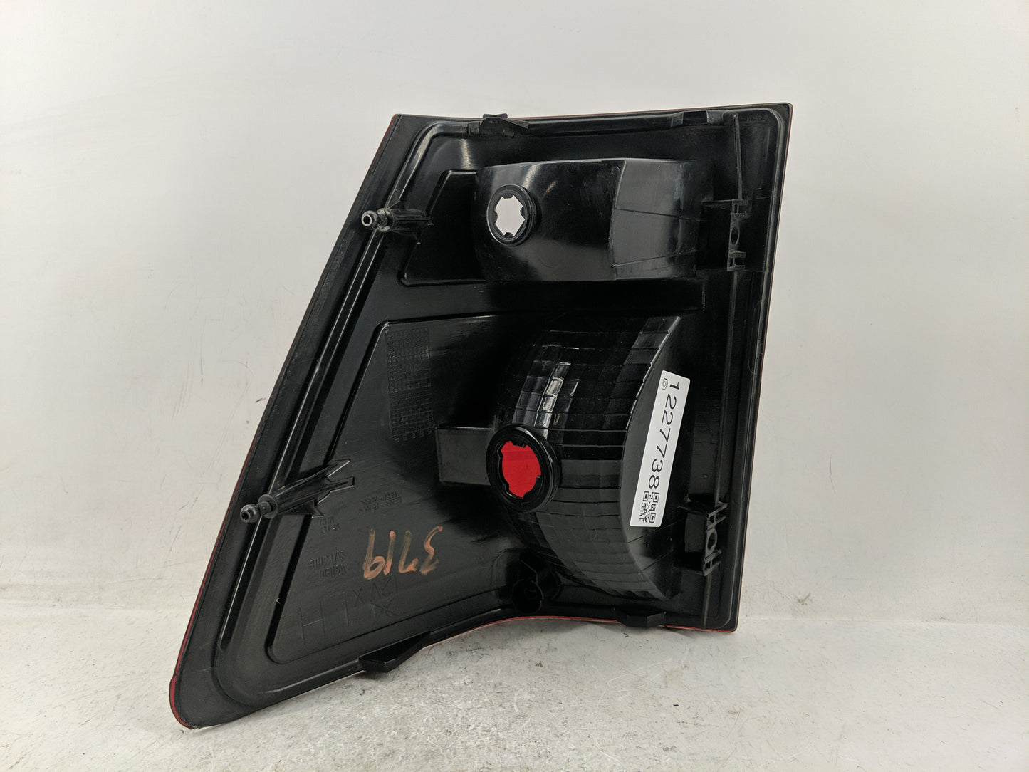 2007-2010 Jeep Grand Cherokee Tail Light Assembly Driver Left OEM Fits Fits 2007 2008 2009 2010 OEM Used Auto Parts - Oemuse