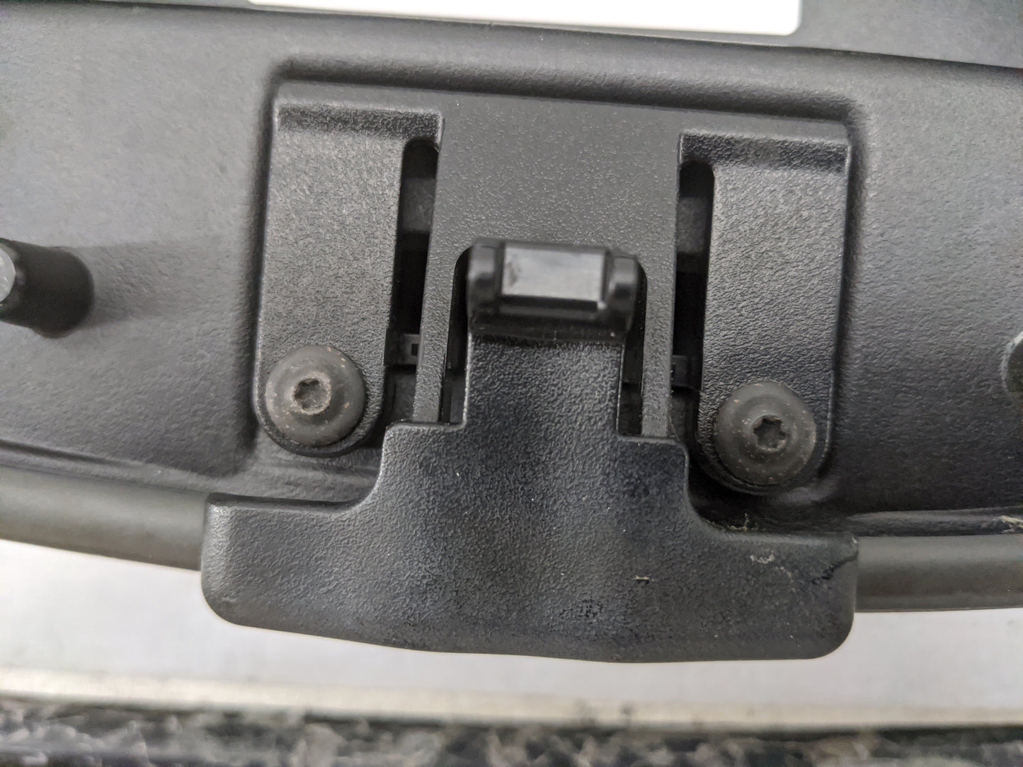 2005-2010 Jeep Grand Cherokee Center Console Armrest Cover Lid Fits Fits 2005 2006 2007 2008 2009 2010 OEM Used Auto Parts -