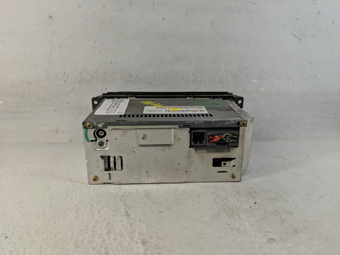 2002-2007 Jeep Liberty Radio AM FM Cd Player Receiver Replacement P/N:P05091506AG Fits OEM Used Auto Parts - Oemusedautopart