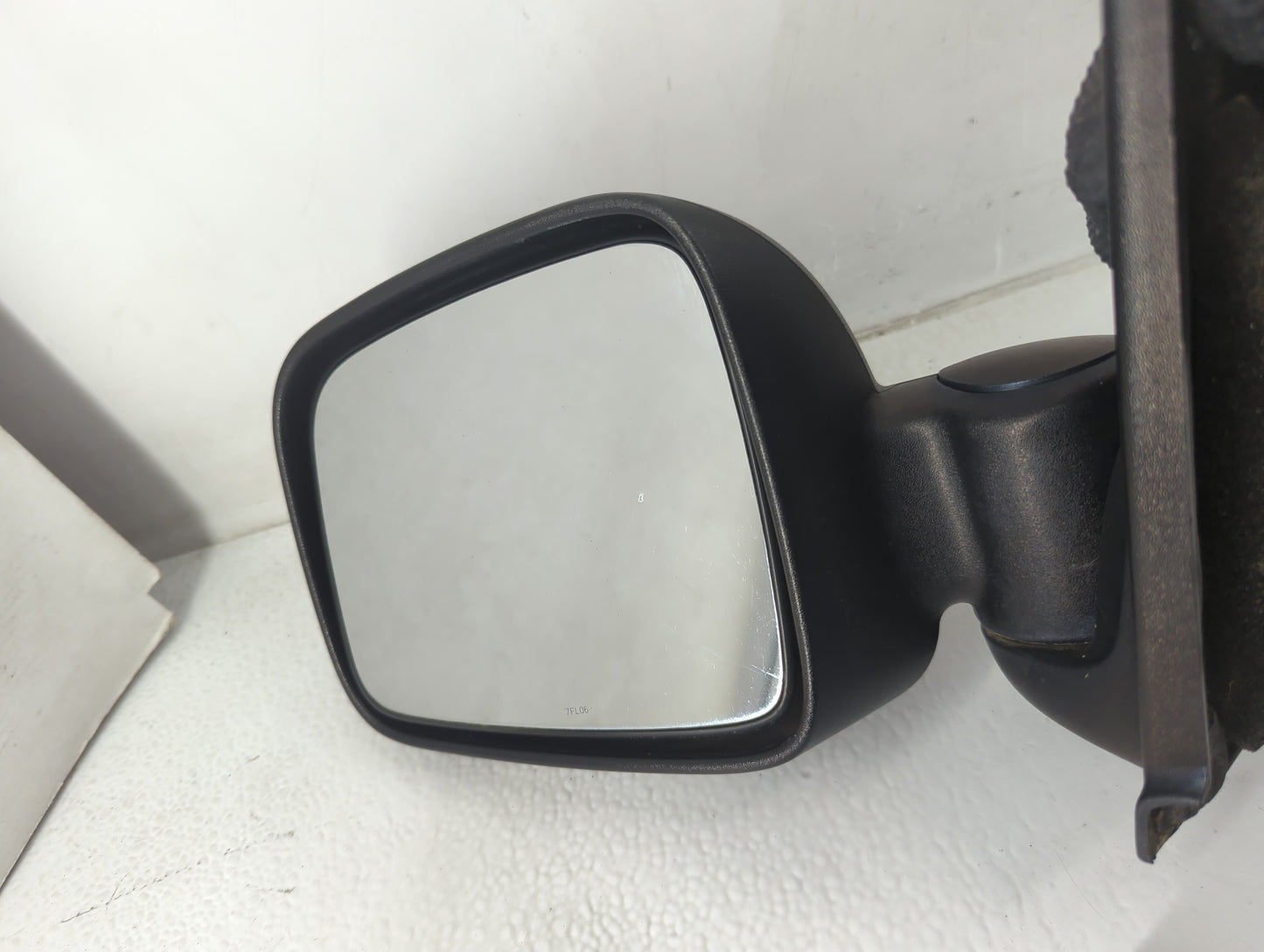 2002-2007 Jeep Liberty Driver Side View Mirror - Left Door Mirror OEM Used - Oemusedautoparts1.com