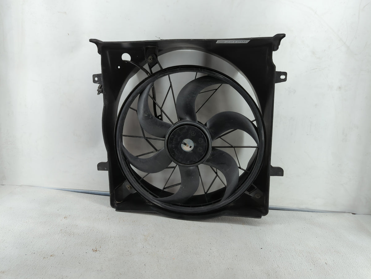 2007-2007 Jeep Liberty Left Radiator Fan Motor Assembly - Oemusedautoparts1.com