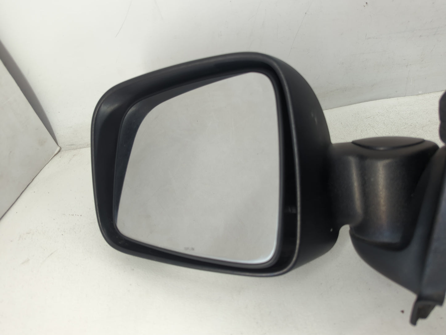 2002-2007 Jeep Liberty Driver Side View Mirror - Left Door Mirror OEM Used - Oemusedautoparts1.com