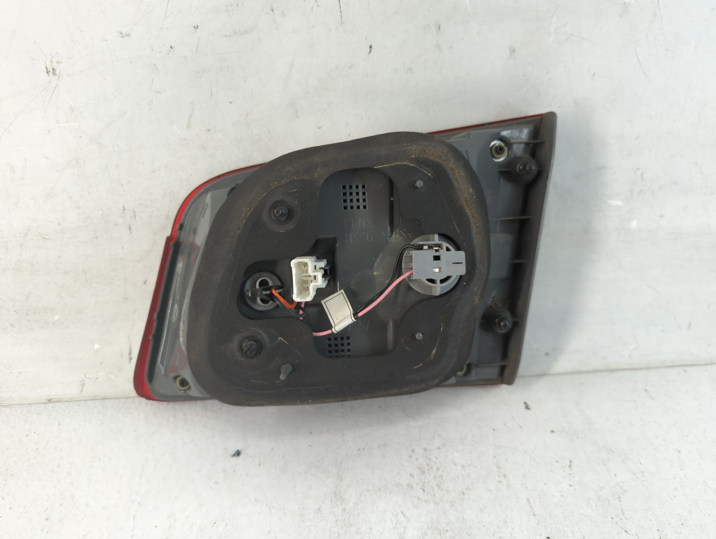 2007-2008 Kia Magentis Tail Light Assembly Driver Left OEM P/N:92405-2G0 Fits Fits 2006 2007 2008 OEM Used Auto Parts - Oemu