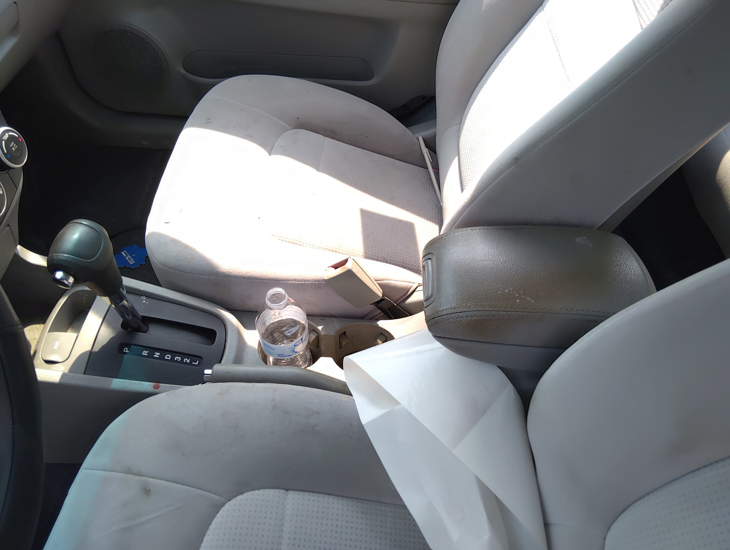 2007-2008 Kia Spectra Center Floor Console Fits Fits 2007 2008 OEM Used Auto Parts - Oemusedautoparts1.com