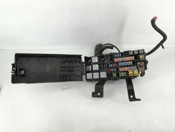 2007-2010 Lincoln Mkz Fusebox Fuse Box Panel Relay Module P/N:7H6T-14290-B AH6T-14290-B Fits Fits 2007 2008 2009 2010 OEM Used Auto Parts