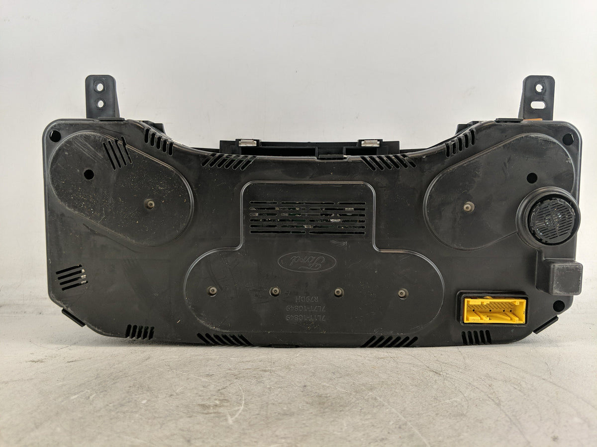 2007-2008 Lincoln Navigator Instrument Cluster Speedometer Gauges P/N:7L7T-10849-CB Miles: Fits Fits 2007 2008 OEM Used Auto