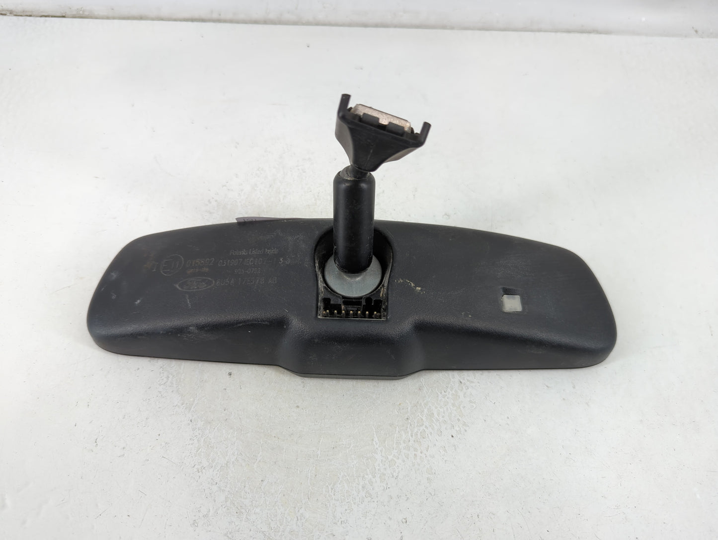 2006-2011 Lincoln Town Car Interior Rear View Mirror Replacement OEM P/N:E11015892 Fits OEM Used Auto Parts - Oemusedautopar