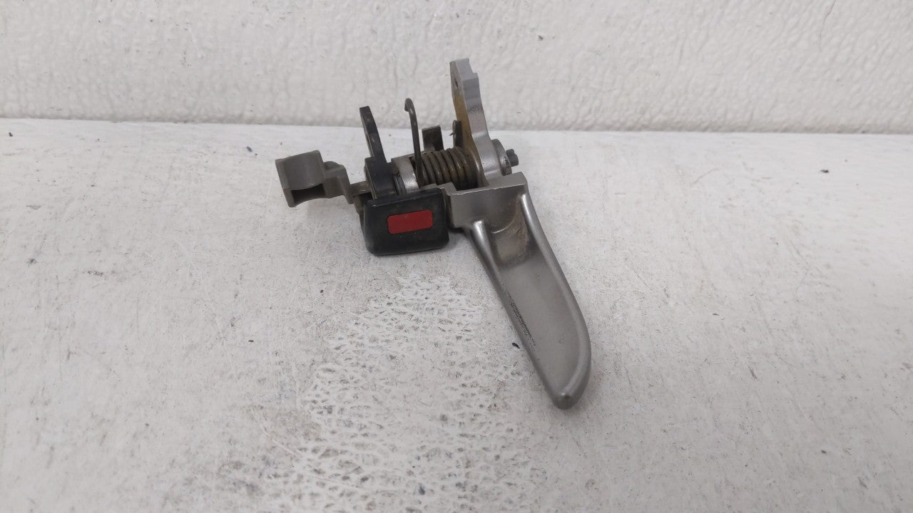 2007 Mazda 3 Passenger Front Right Door Handle Exterior Assembly Silver - Oemusedautoparts1.com