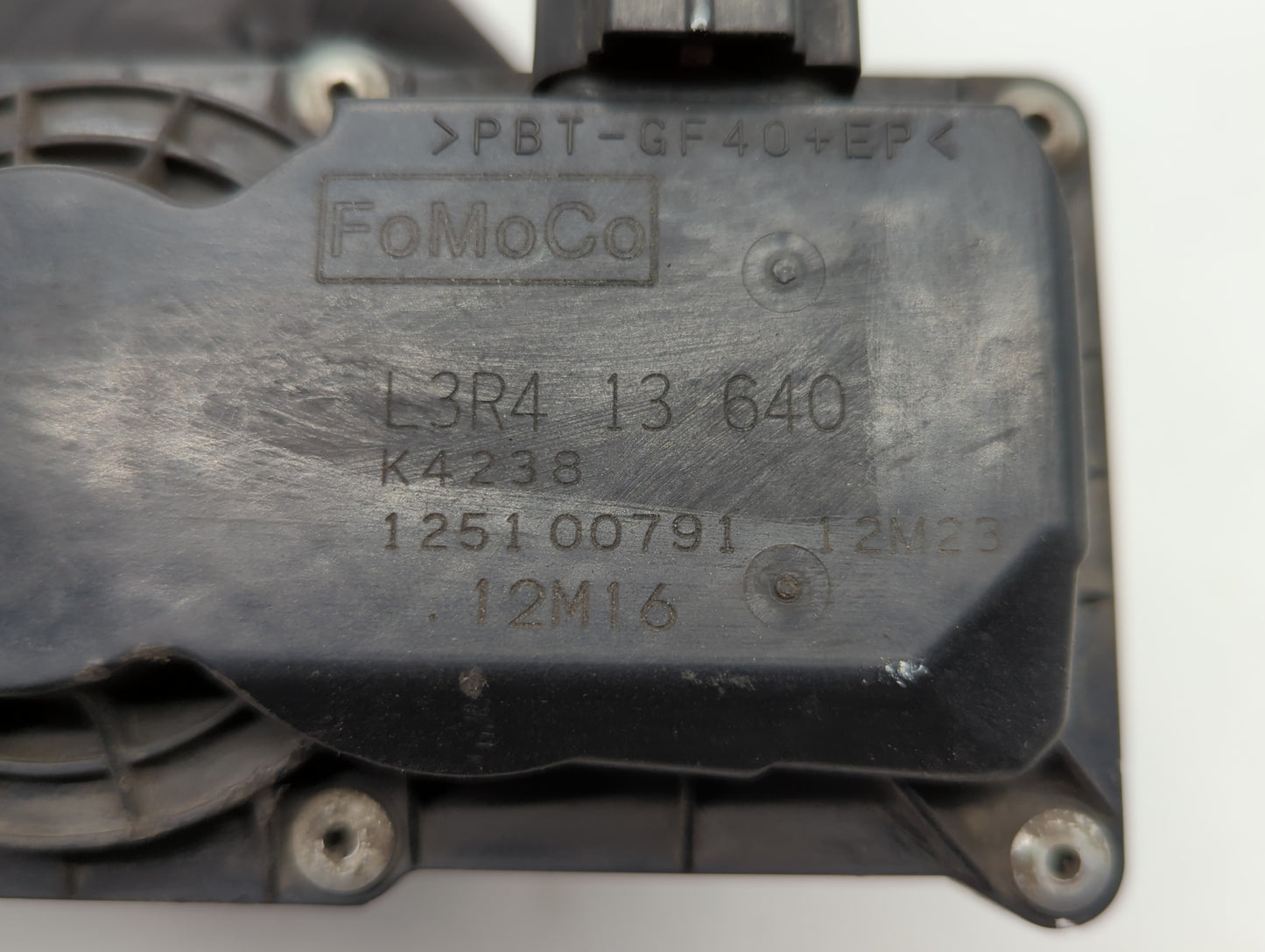 2006-2013 Mazda 3 Throttle Body P/N:L3R4 13 640 L3G2 13 640 A, P53N 13 640 Fits Fits 2006 2007 2008 2009 2010 2011 2012 2013