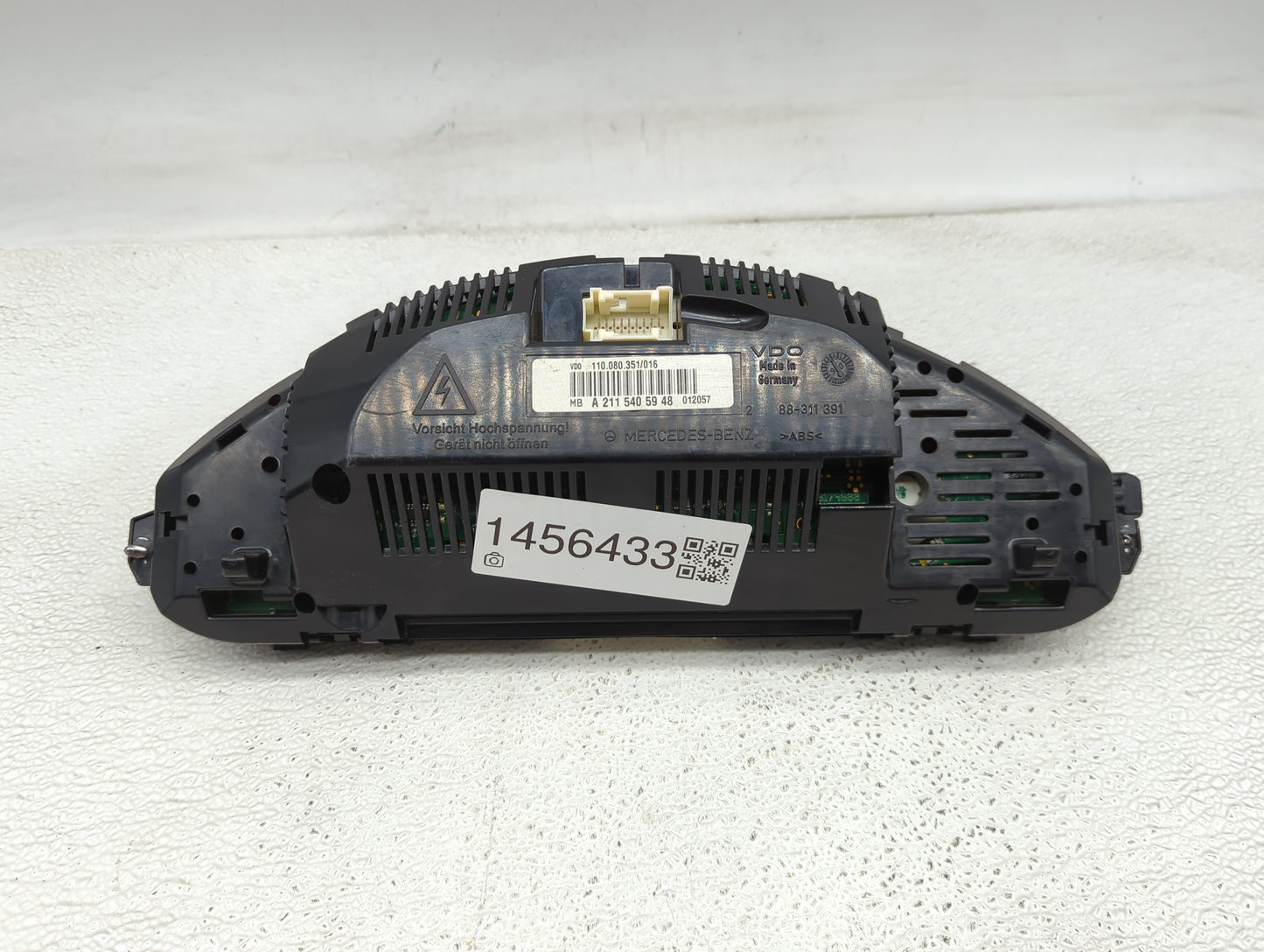 2007 Mercedes-Benz E-Class Instrument Cluster Speedometer Gauges P/N:110.080.351/016 A2115405948 Miles:92K Fits Fits 2008 OE